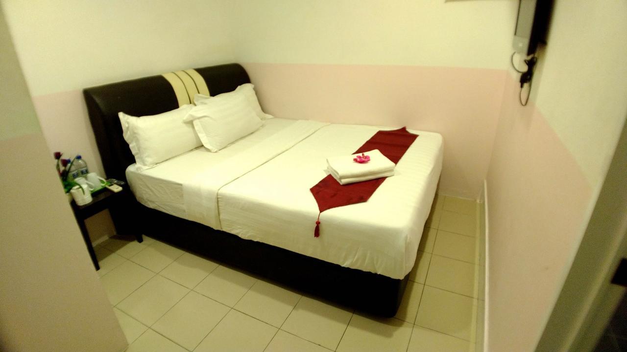 Apple 1 Hotel Budget Gelugor Exteriér fotografie