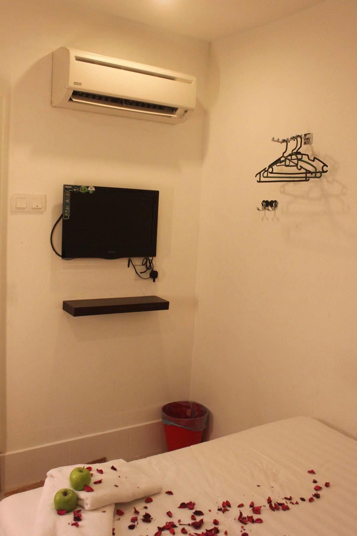 Apple 1 Hotel Budget Gelugor Exteriér fotografie